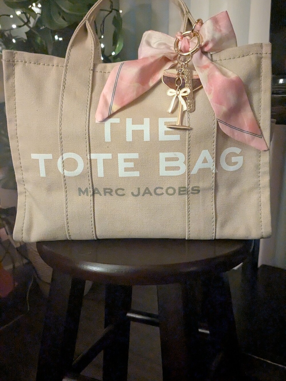 🩷Marc Jacobs Beige Canvas Tote MEDIUM SIZE. AUTHENTIC